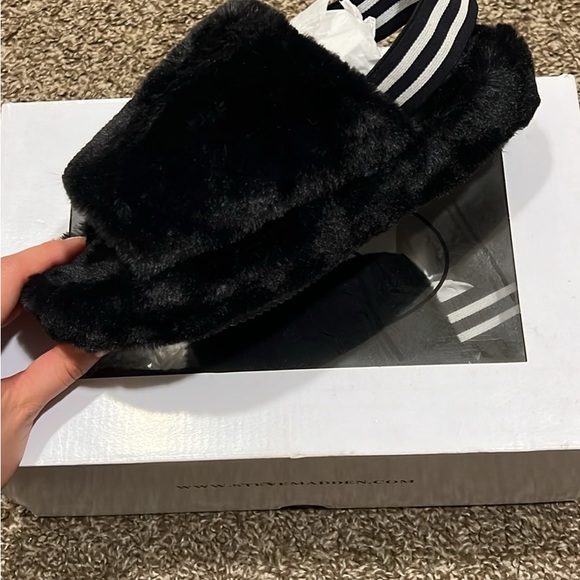 Steve Madden Black Fuzzy Slippers - Picture 1 of 4